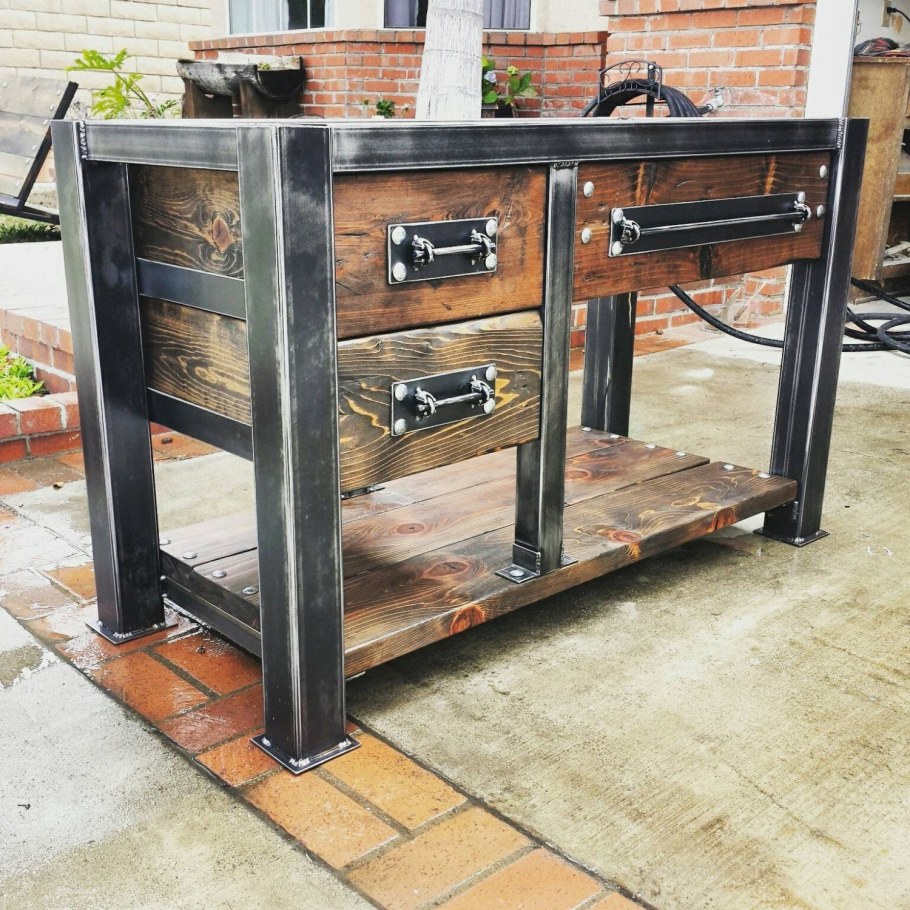 Верстак в стиле индустриал