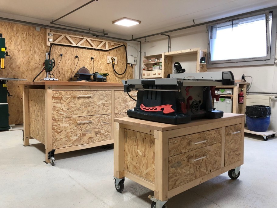 Столярная мастерская в гараже