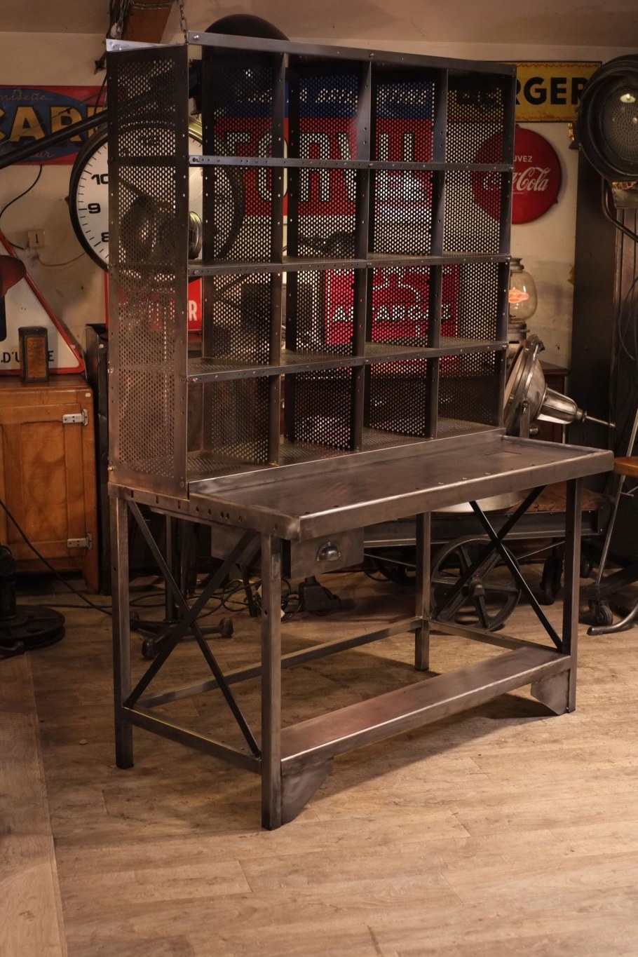 Верстак в стиле лофт Индастриал