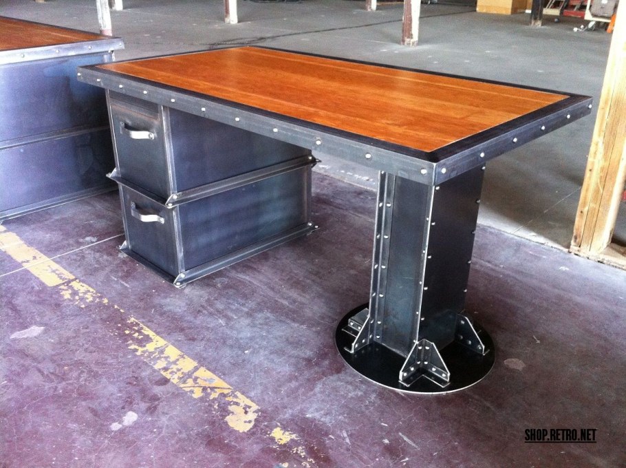 Столик из уголка металлического