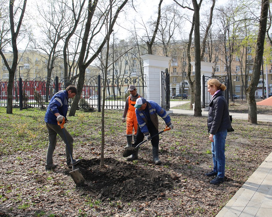 Рабочий зеленого строительства