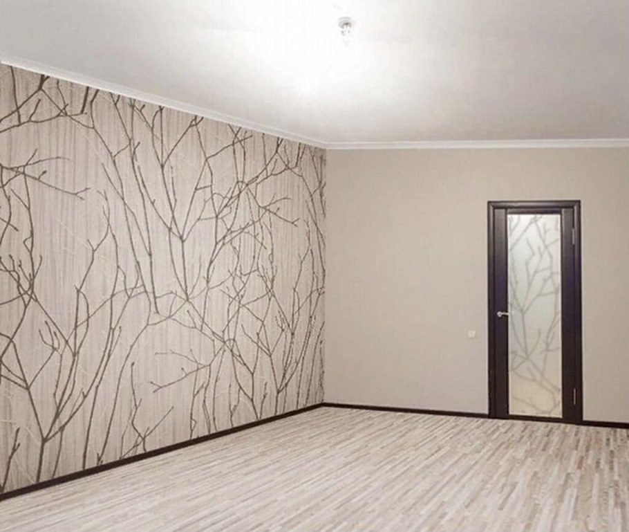 Интересные варианты поклейки обоев