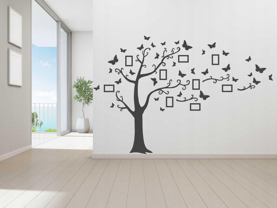 Дерево на стену с фоторамками
