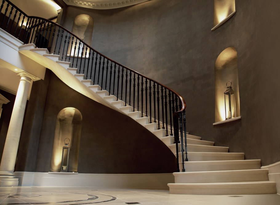 Мраморная лестница