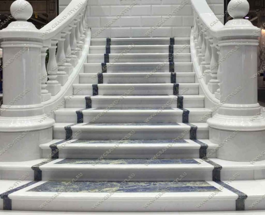 Мраморная лестница