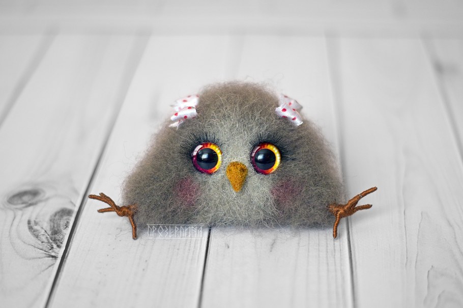 Сова из шерсти