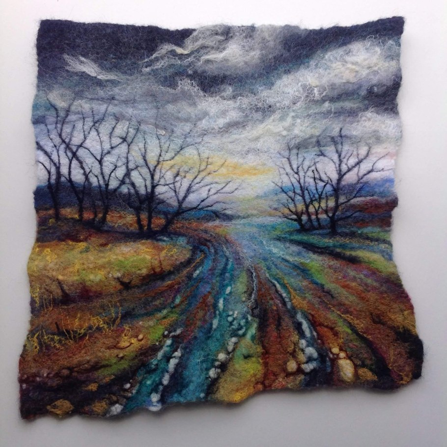 Декоративное панно из шерсти