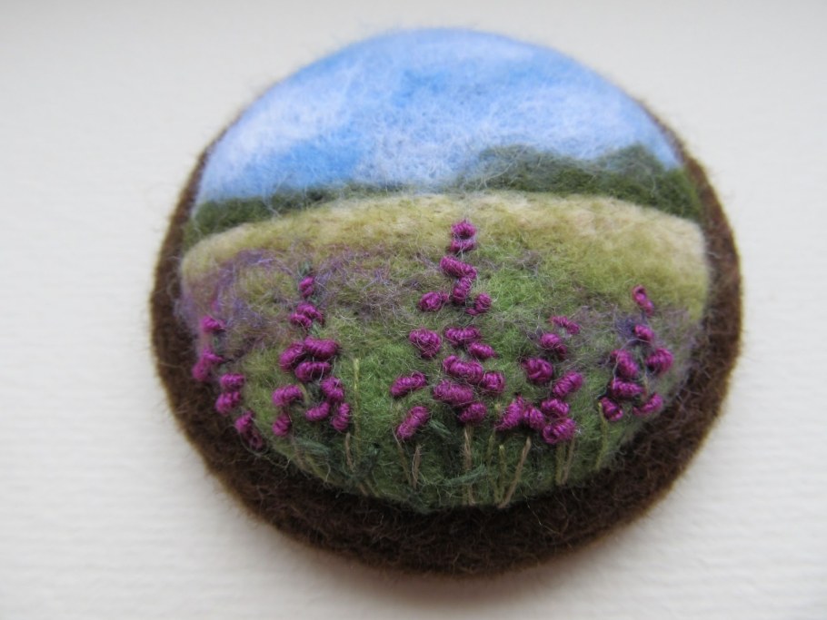 Броши пейзажи из шерсти