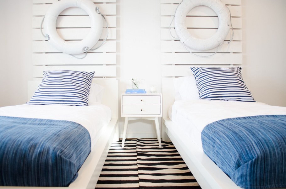 Декор для спальни в морском стиле