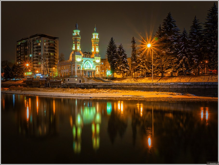 Мечеть Владикавказ ночью