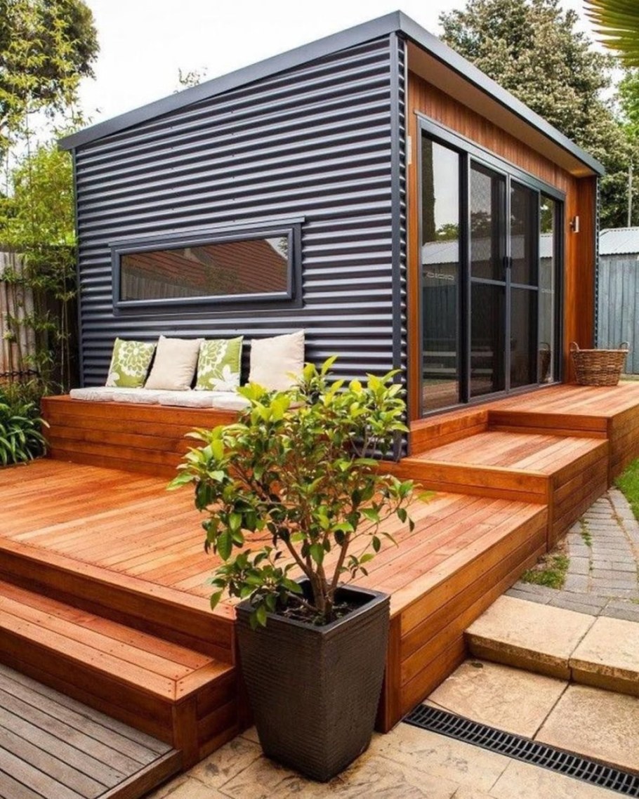 Тини Хаус из контейнера