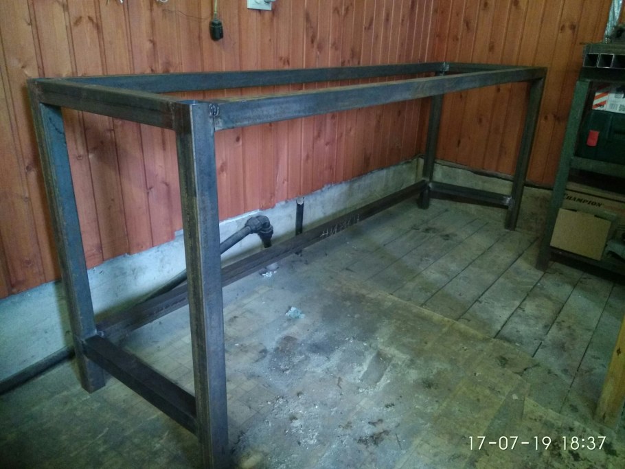 Верстак из профильной трубы 15х15х2