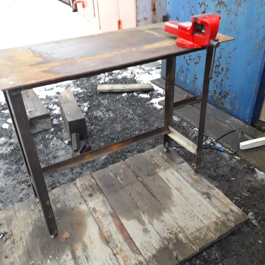 Верстак из профильной трубы 80х40