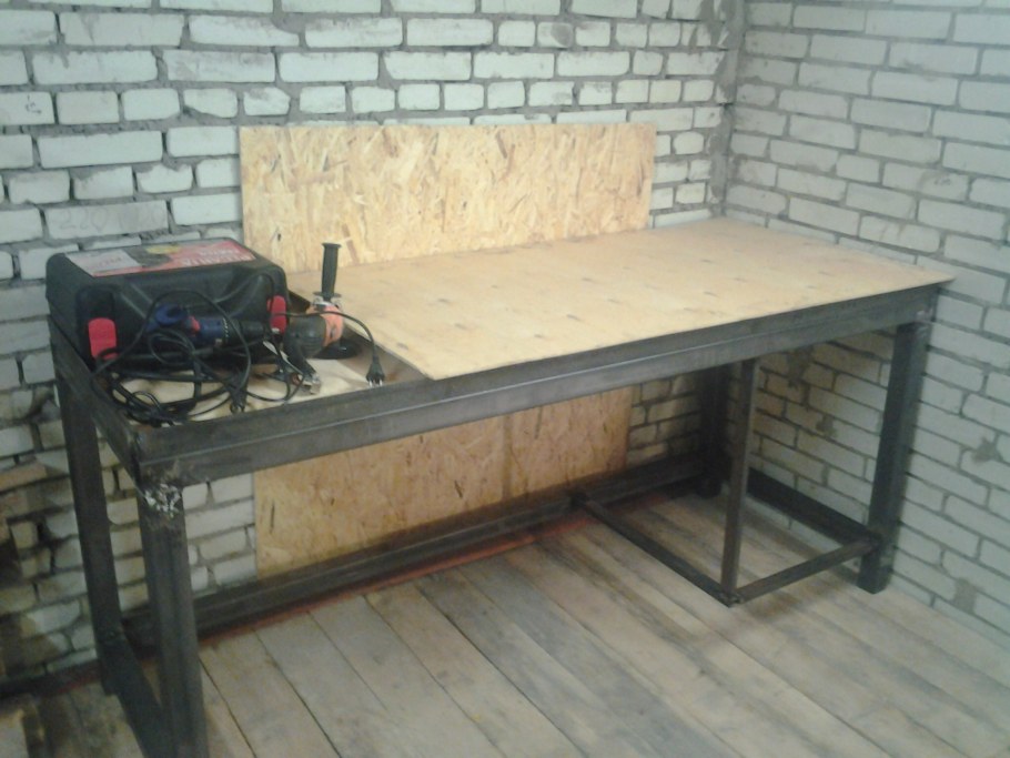 Самодельный верстак в гараж