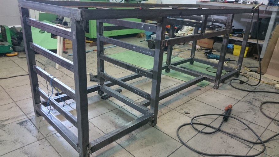 Верстак из профильной трубы 25х25