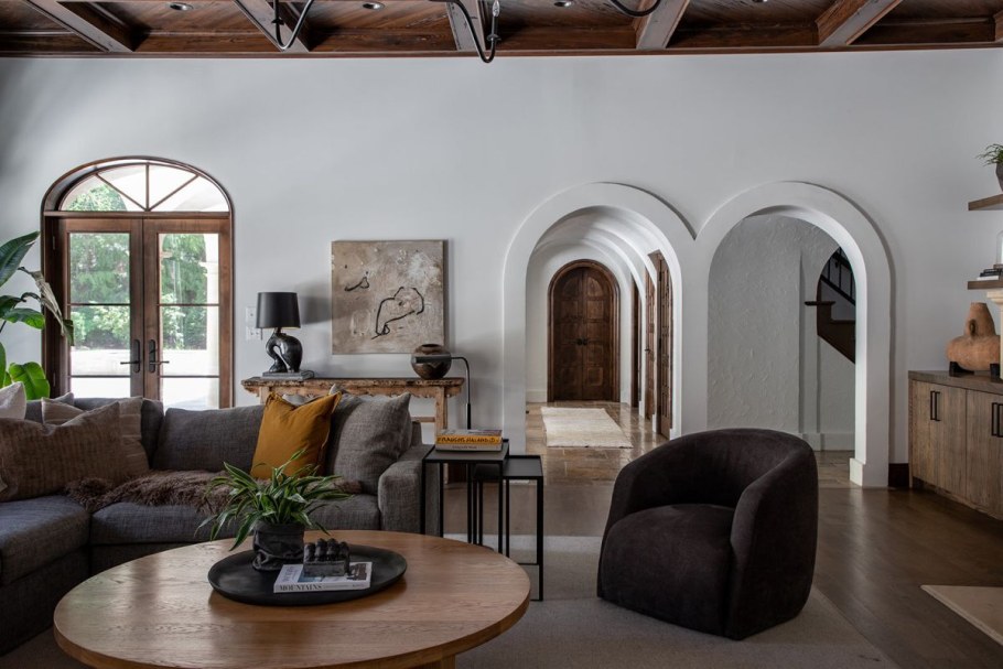 Бежево-коричневый интерьер