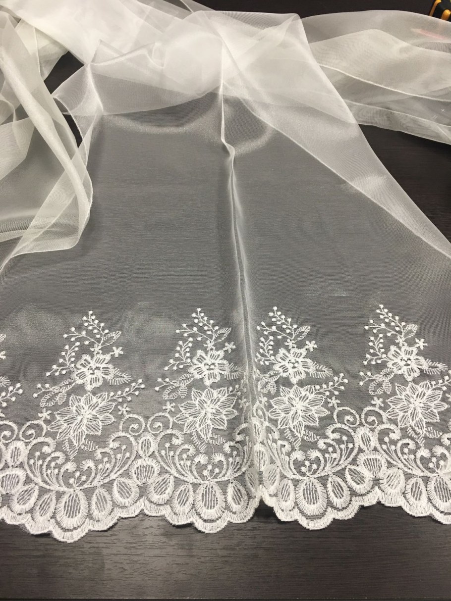 Тюль с вышивкой по низу