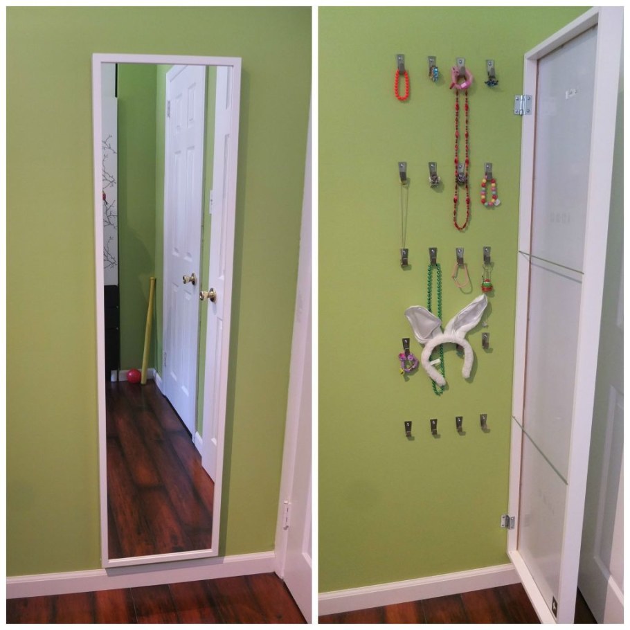 Зеркало открывающееся в прихожую