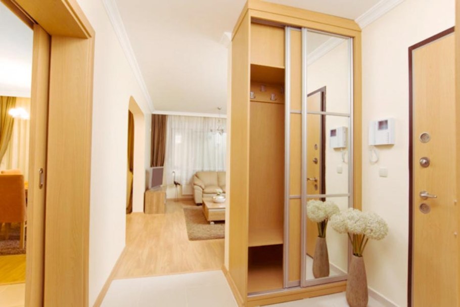 Шкаф купе в маленькую прихожую