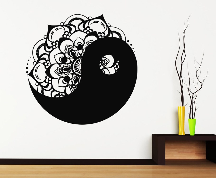 Инь Янь на стене