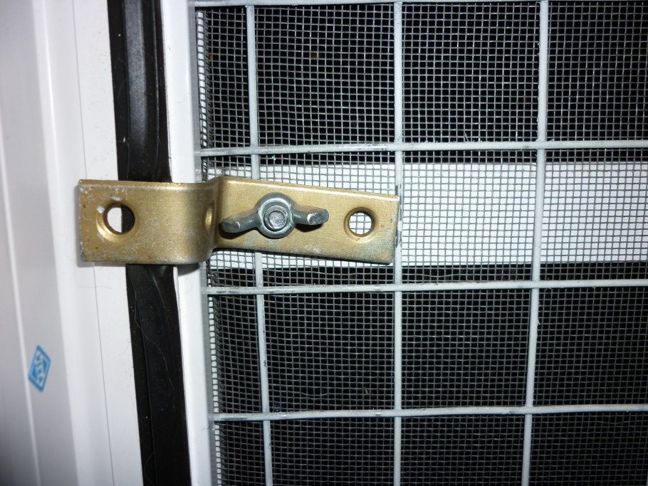 Сетка антикошка крепление