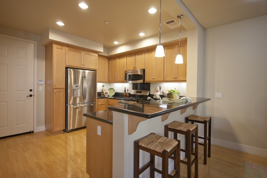 Двухуровневая барная стойка для кухни