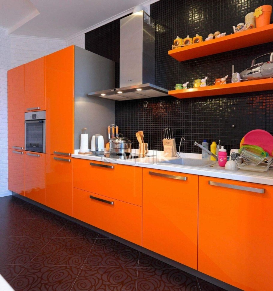 Оранжевая кухня