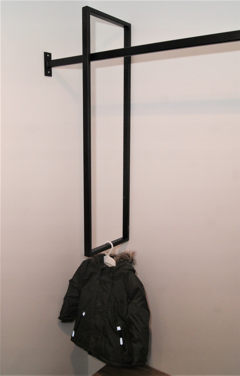Вешалка лофт в прихожую