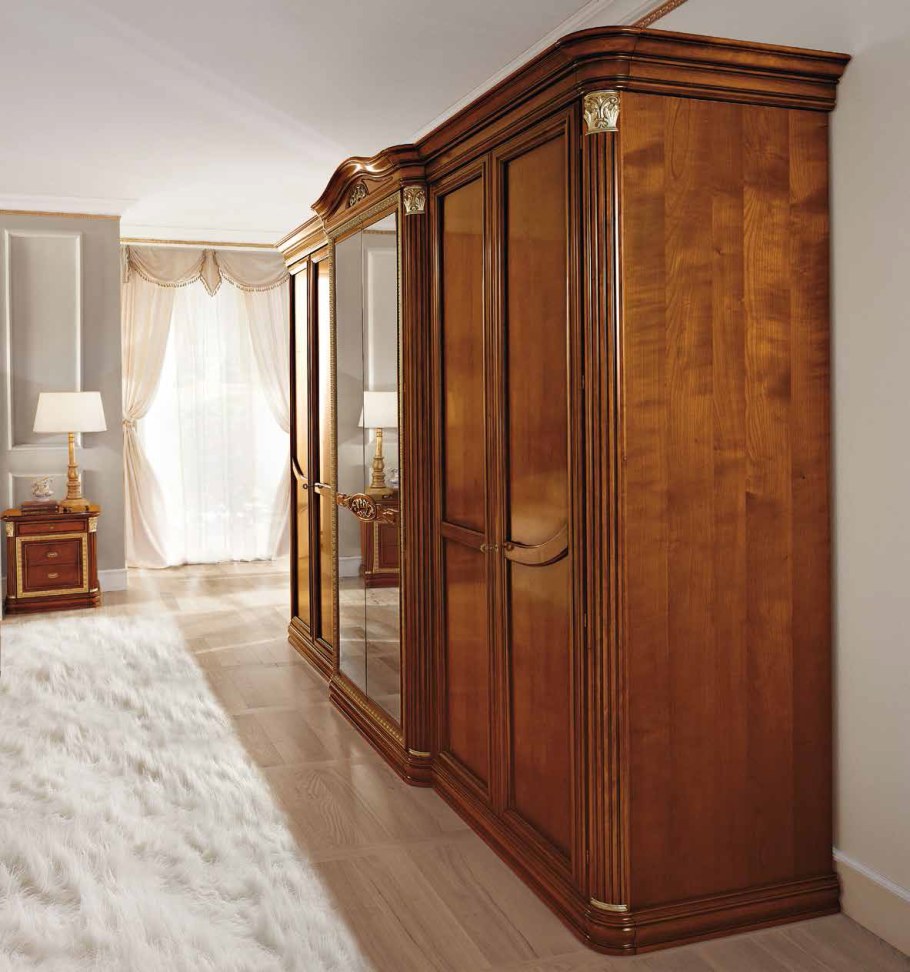 Шкаф 6ти дверный классика