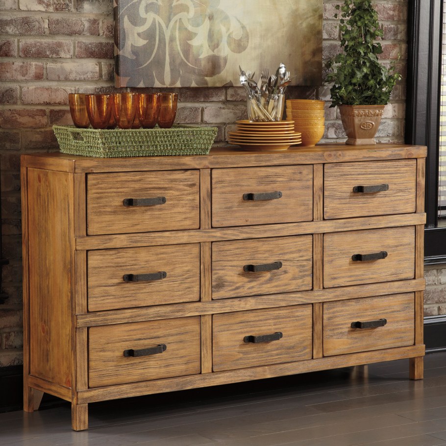 Комод в винтажном стиле