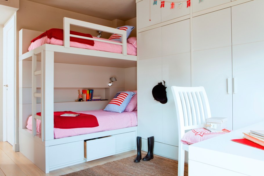 Кровать чердак зеленого цвета