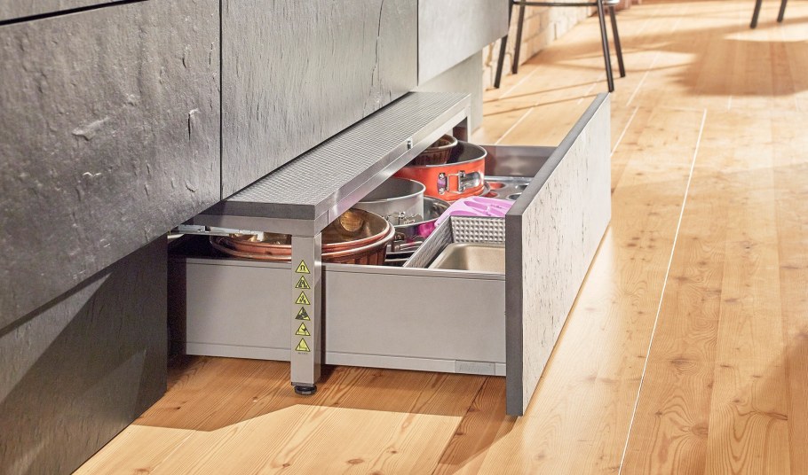 Цокольная система Space Step Blum