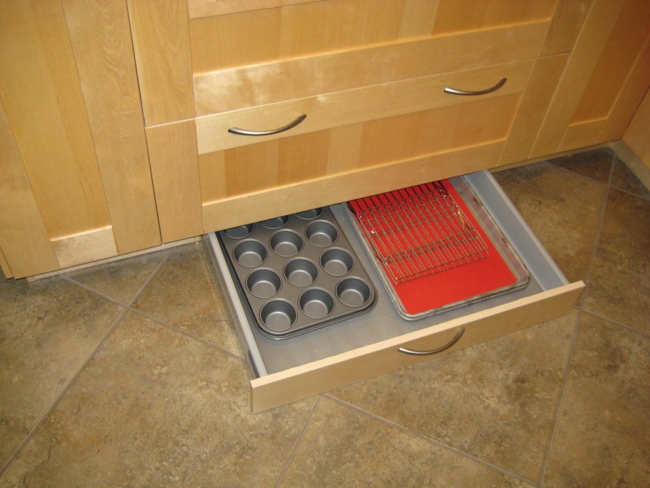 Цокольный ящик икеа