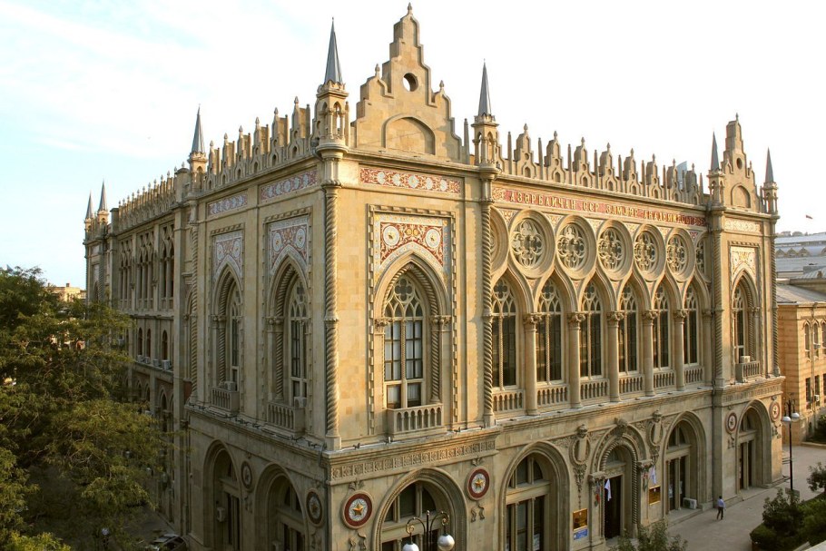 «Дворец счастья» Мухтарова Баку