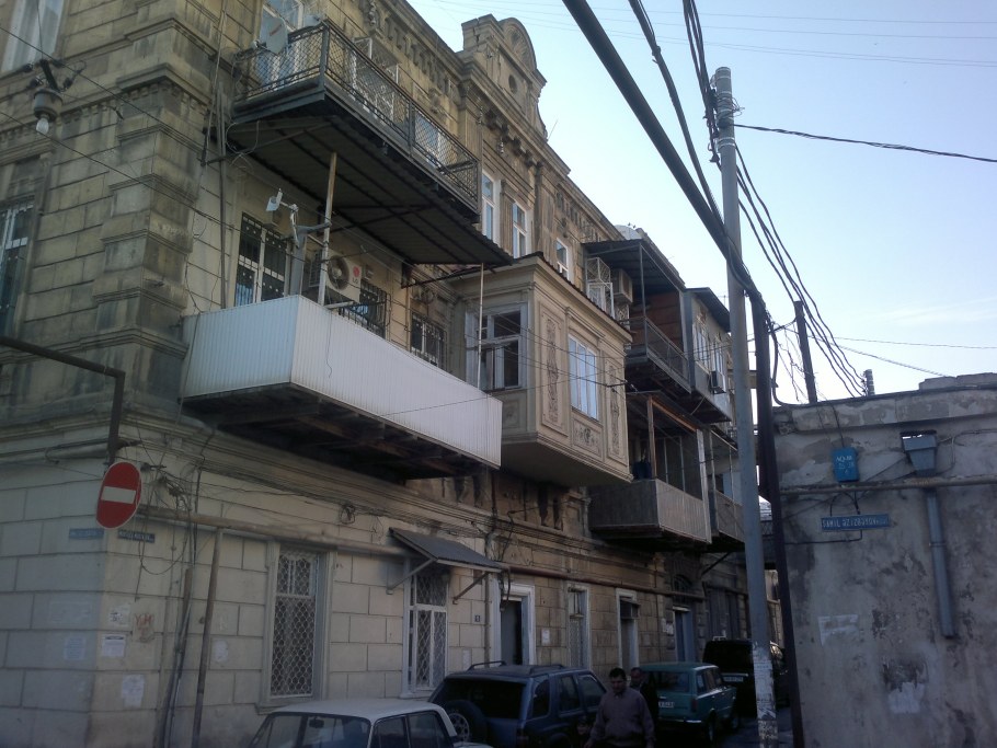 Здание Исмаилия Баку