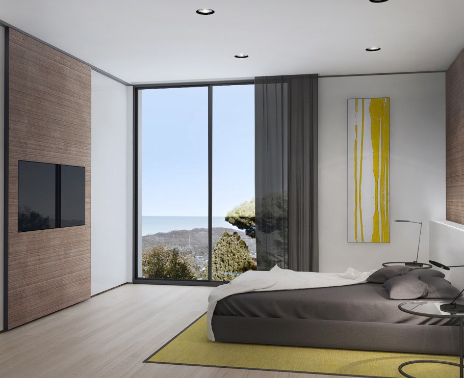 Спальня светражными окнами