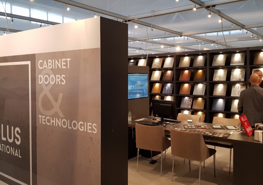 Итальянская выставка офисной мебели