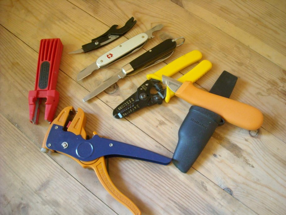 Электромонтажный инструмент и приспособления