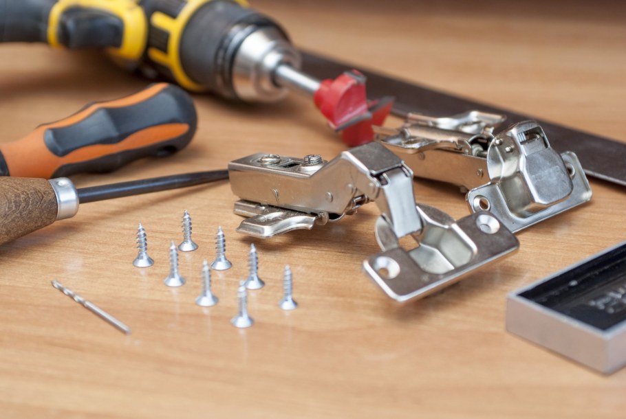 Фурнитура для сборки мебели