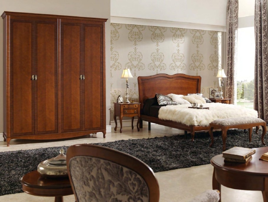 Классические стенки в гостиную