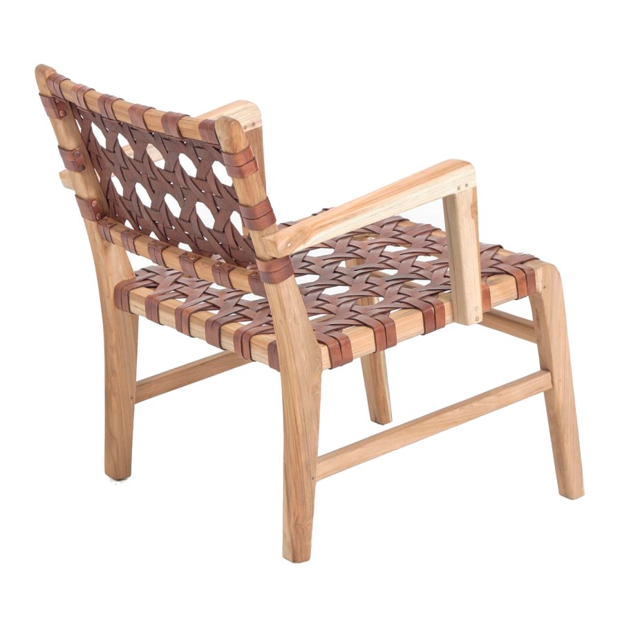 Кресло с деревянными подлокотниками