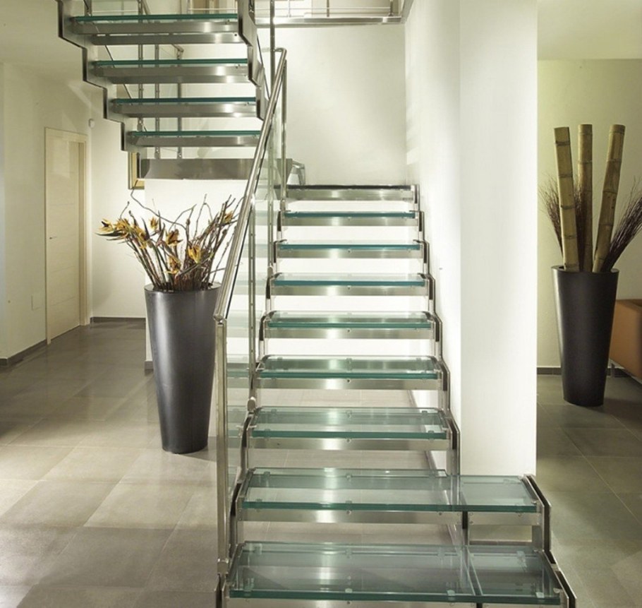 Стеклянная лестница