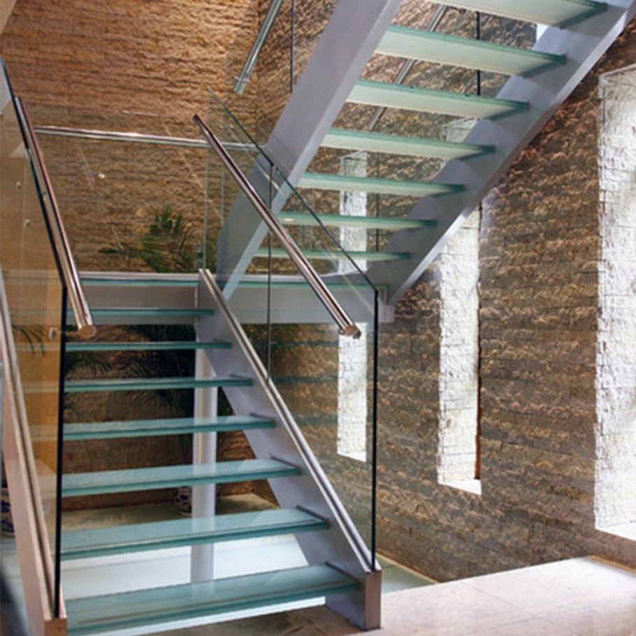 Пристроенная лестничная клетка