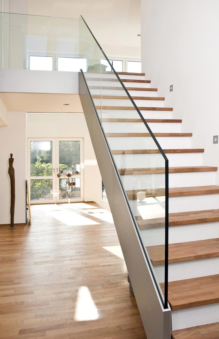 Стеклянное ограждение лестницы