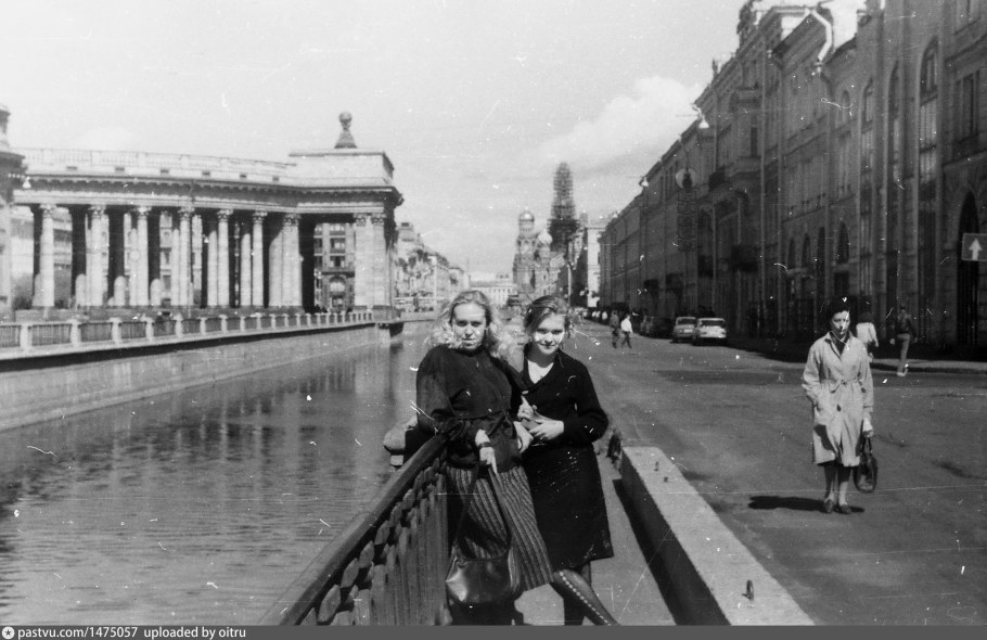 Набережная канала Грибоедова львиный мост