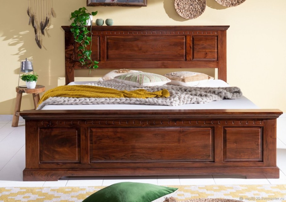 Кровать из массива дерева Noble House