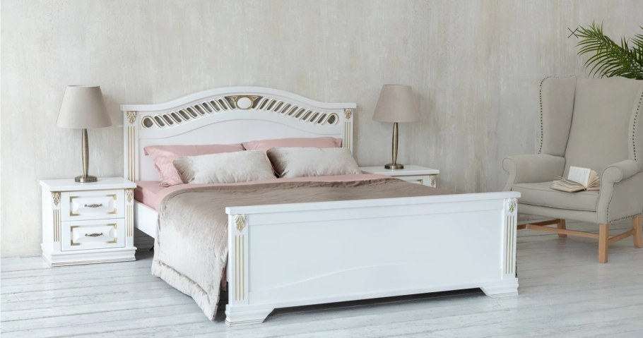 Кровать из массива selena White