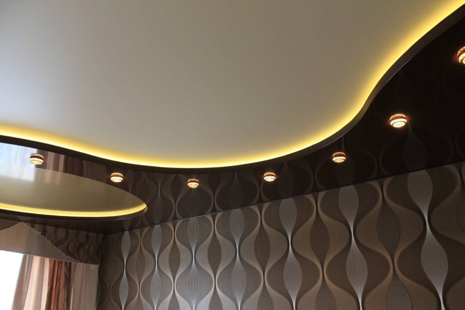 Двухъярусный потолок