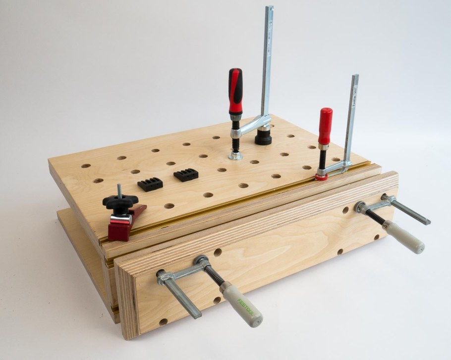 Настольный верстак столярный