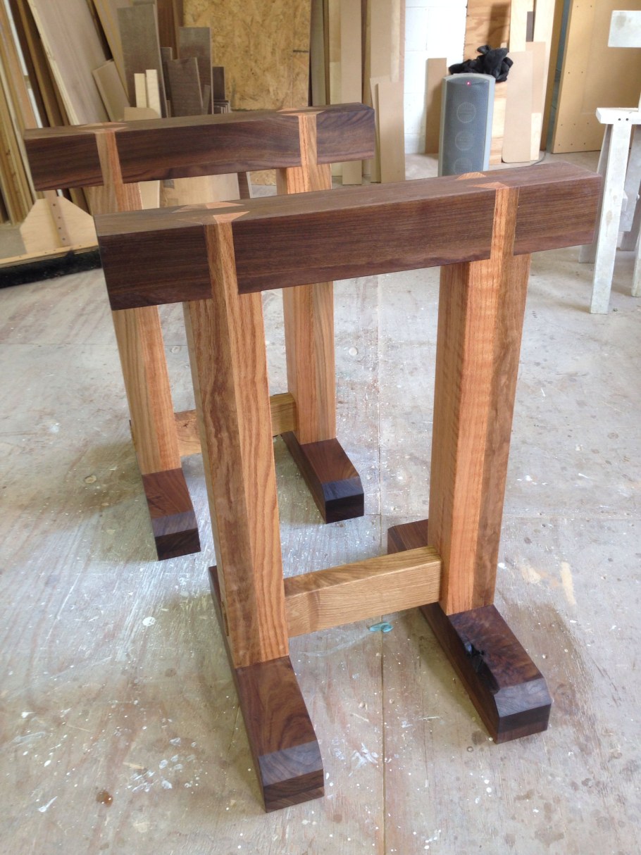 Соединения столярные для столика